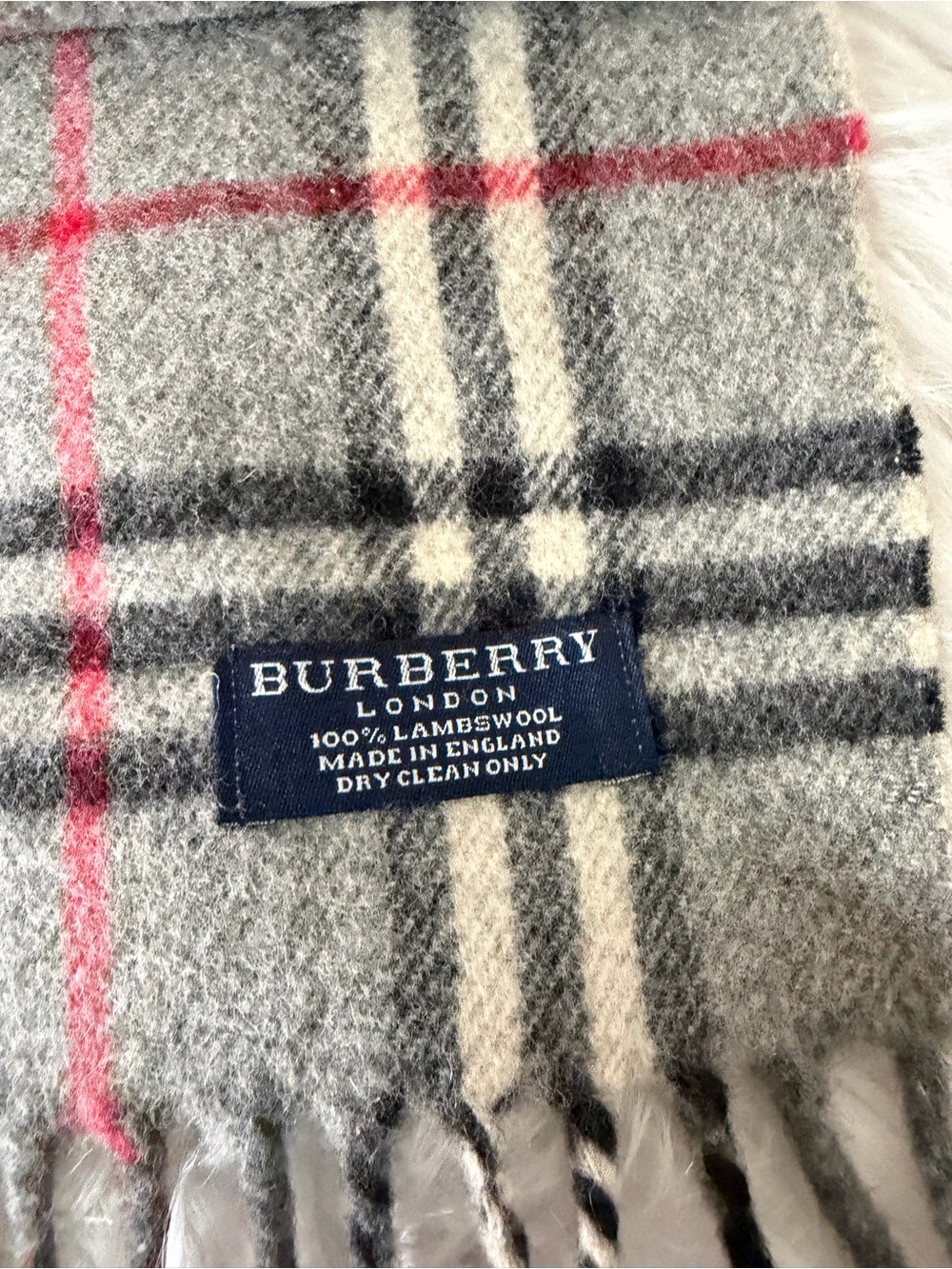 Burberry London Lambwool Throw/ Shawl Scarf. - Picture 10 of 14